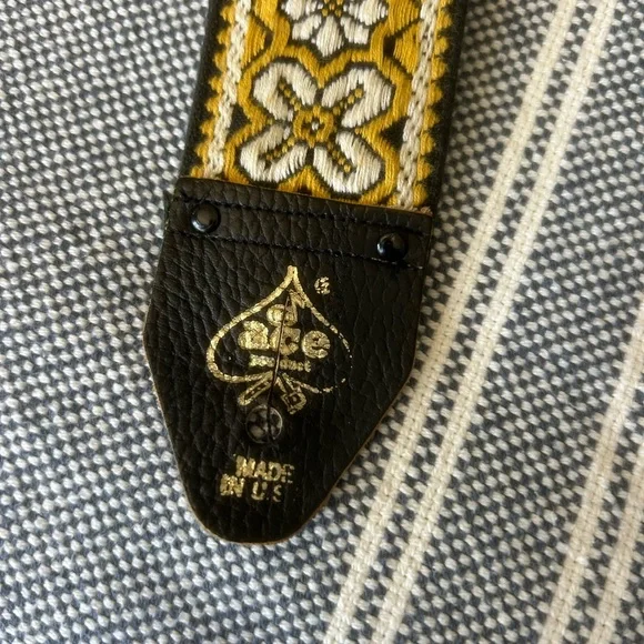 Black and Yellow Floral Strap - Picture 3 of 9